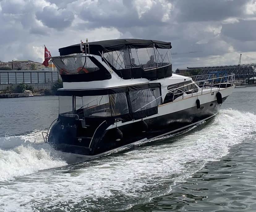 15 Meters - Your Private Yacht on the Bosphorus