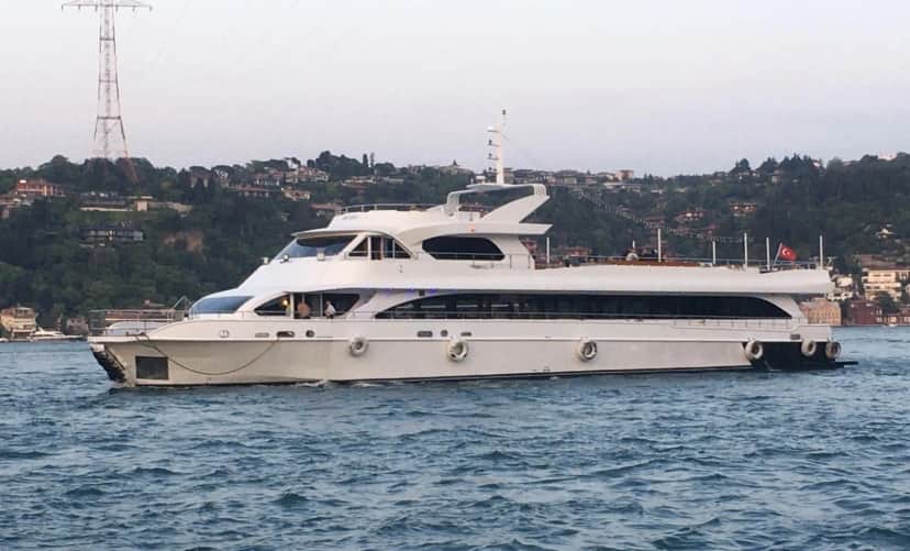 Şık Lounge Alanlı Lüks Yemekli Tur Teknesi