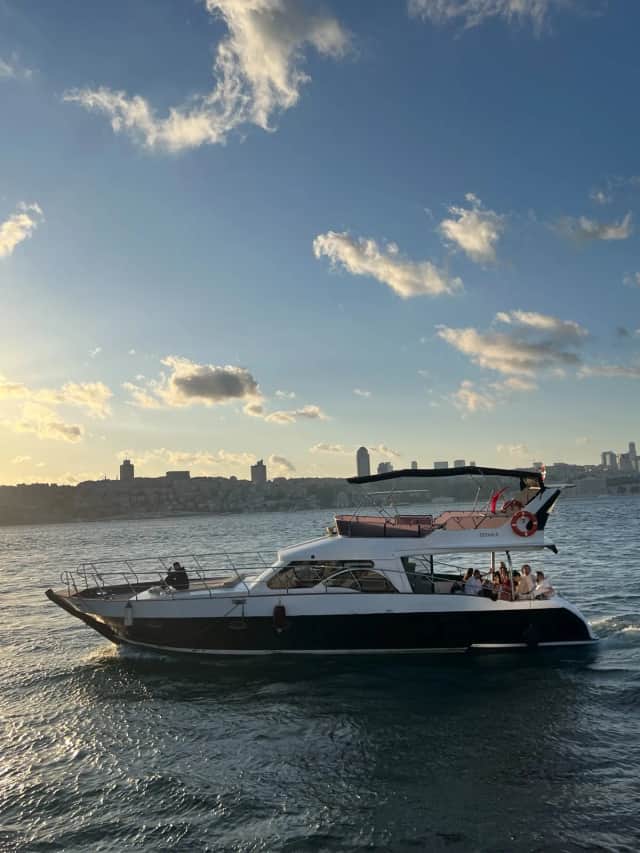15 Meter Private Yacht for You on the Bosphorus