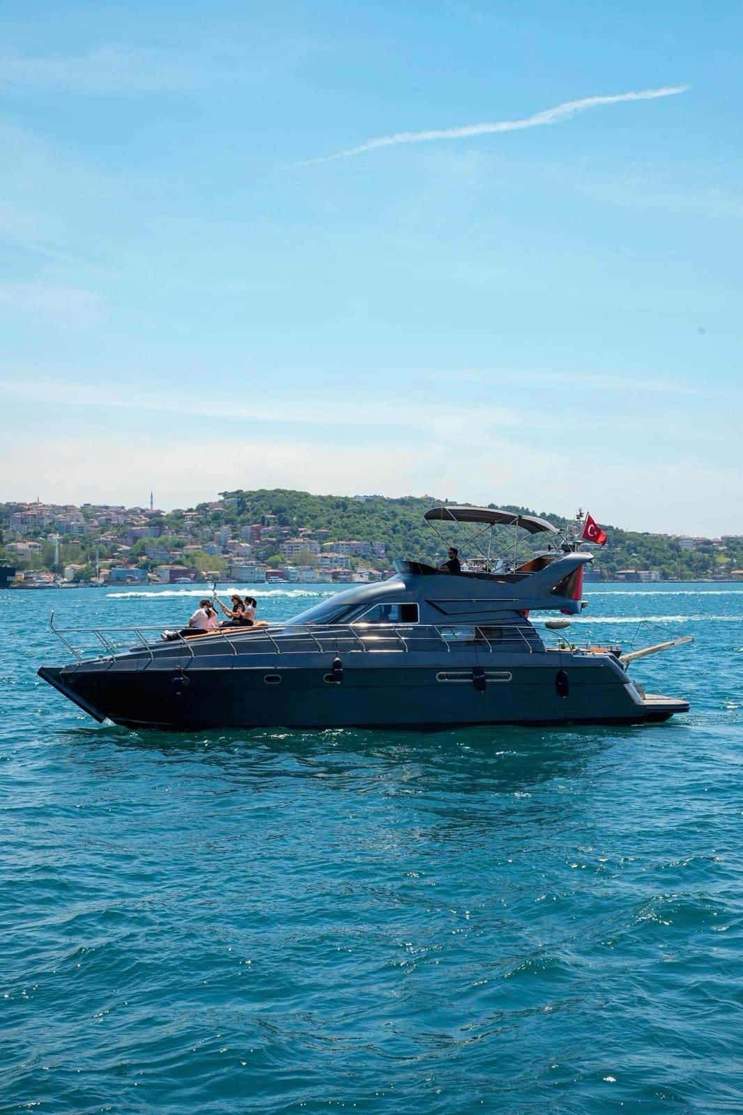 İstanbul Boğazında 17 Metre Lüks Özel Motoryat