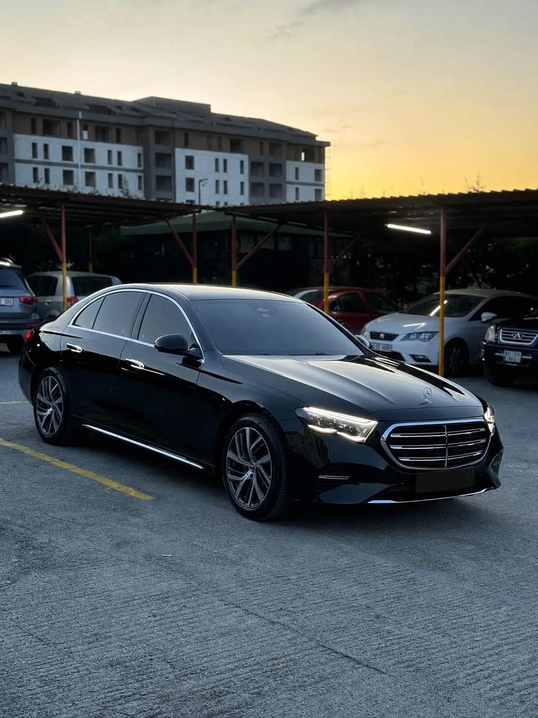 Mercedes-Benz E 180 Exclusive | Şoförlü VIP Araç Kiralama İstanbul
