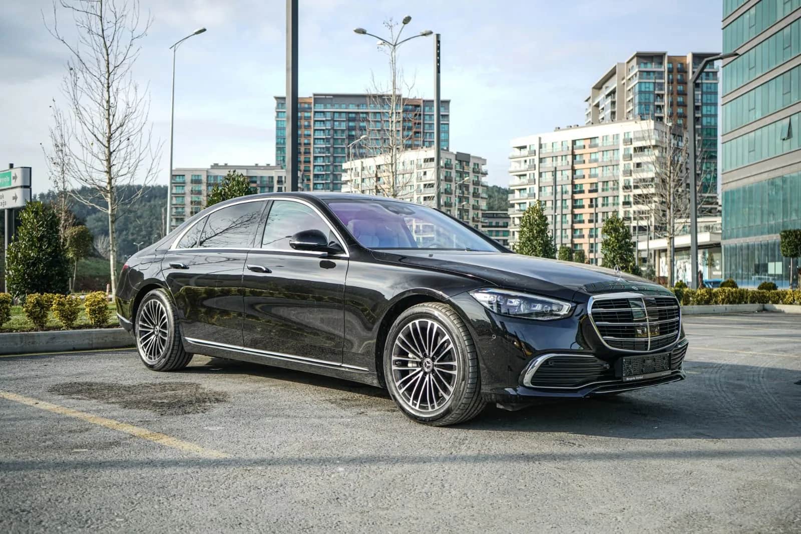 Şoförlü VIP Makam Aracı Kiralama İstanbul | S400 4MATIC