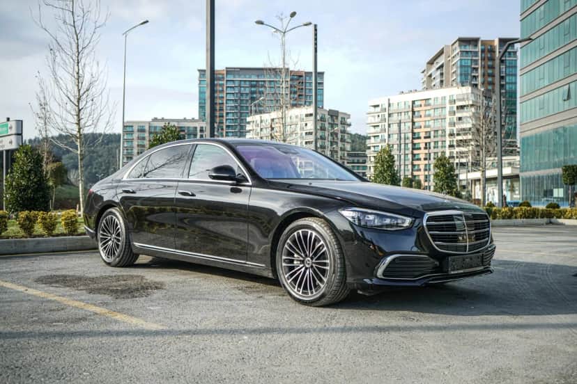 Şoförlü VIP Makam Aracı Kiralama İstanbul | S400 4MATIC