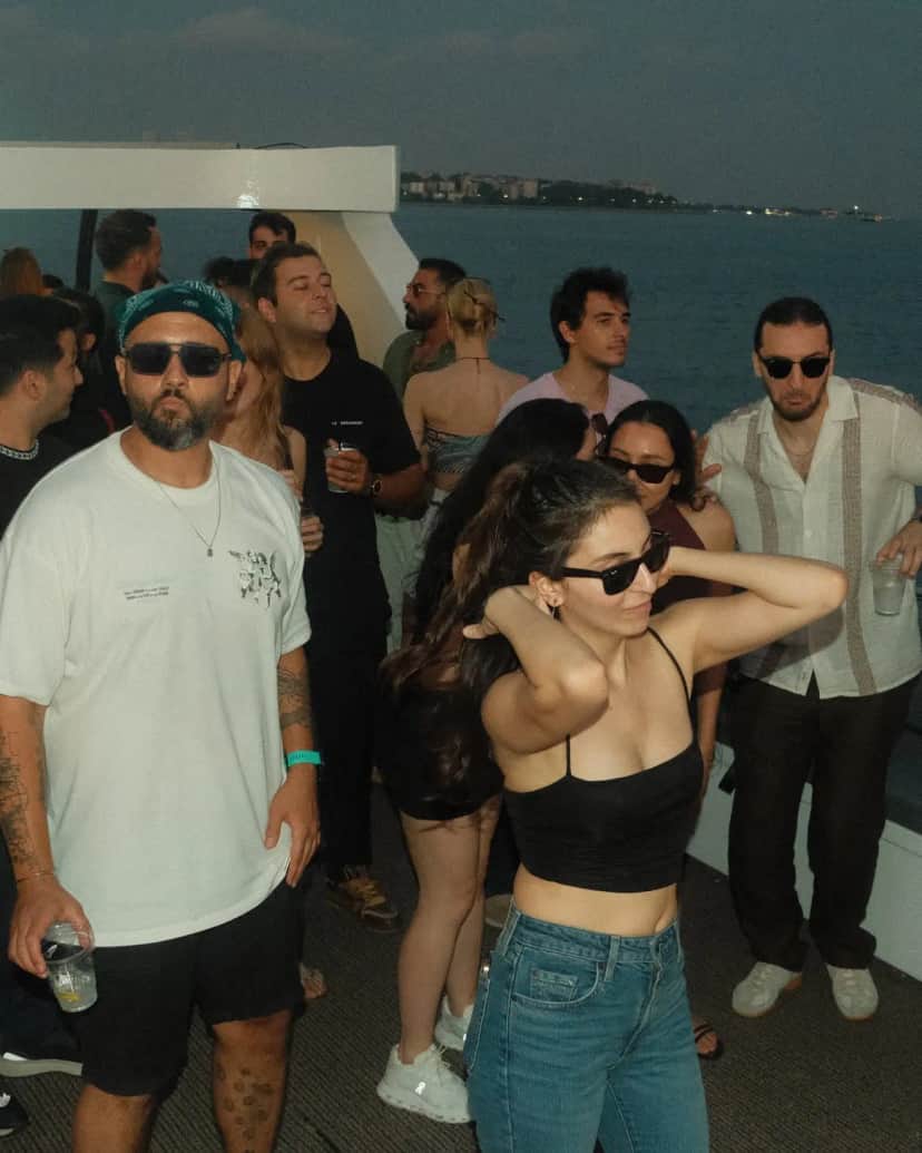 Boğaz'da DJ Boat Party — Karaköy Kalkışlı Özel Tekne Partisi