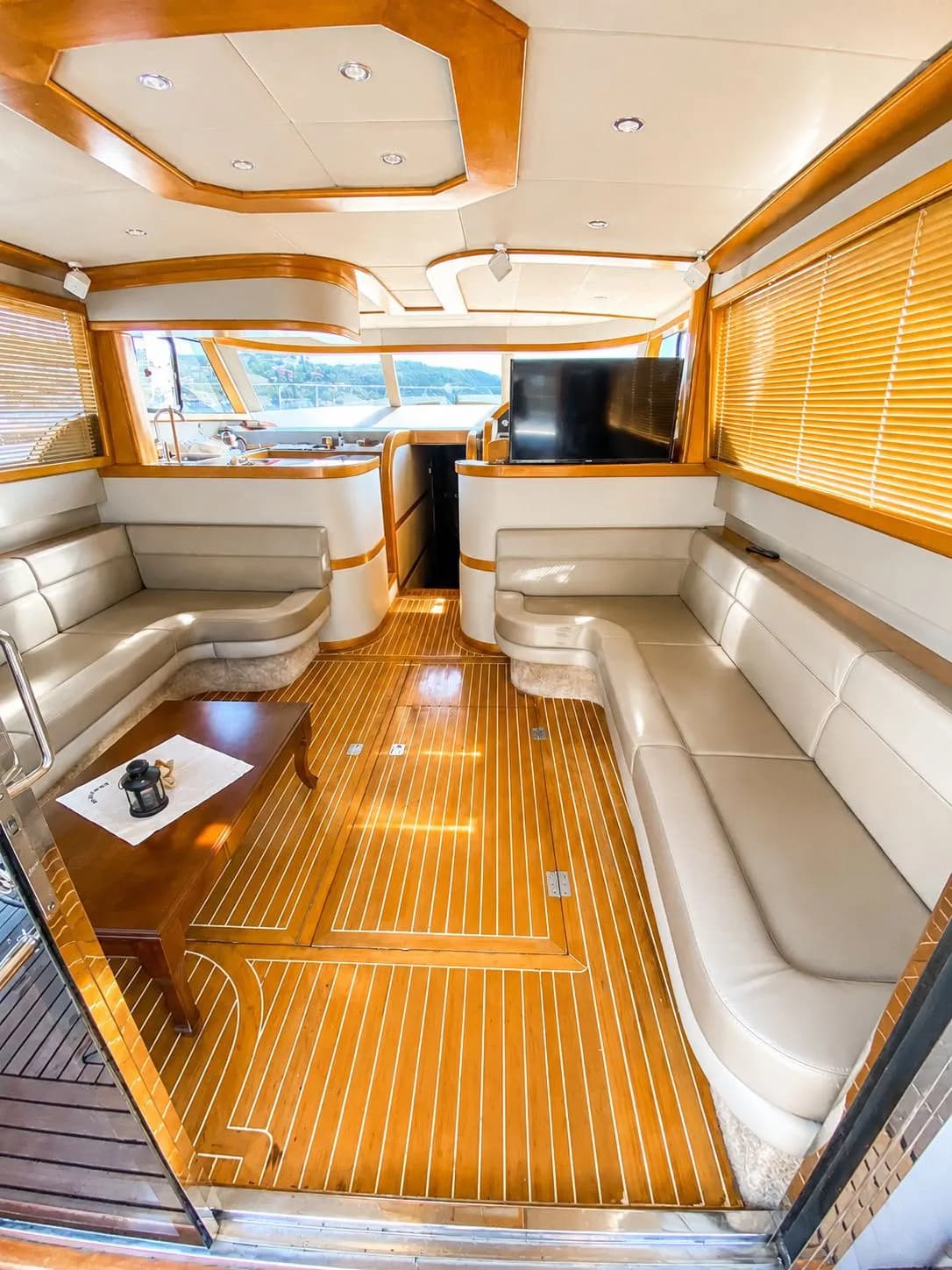 Bebek Motor Yacht Rental | Bosphorus Tour for 20 People
