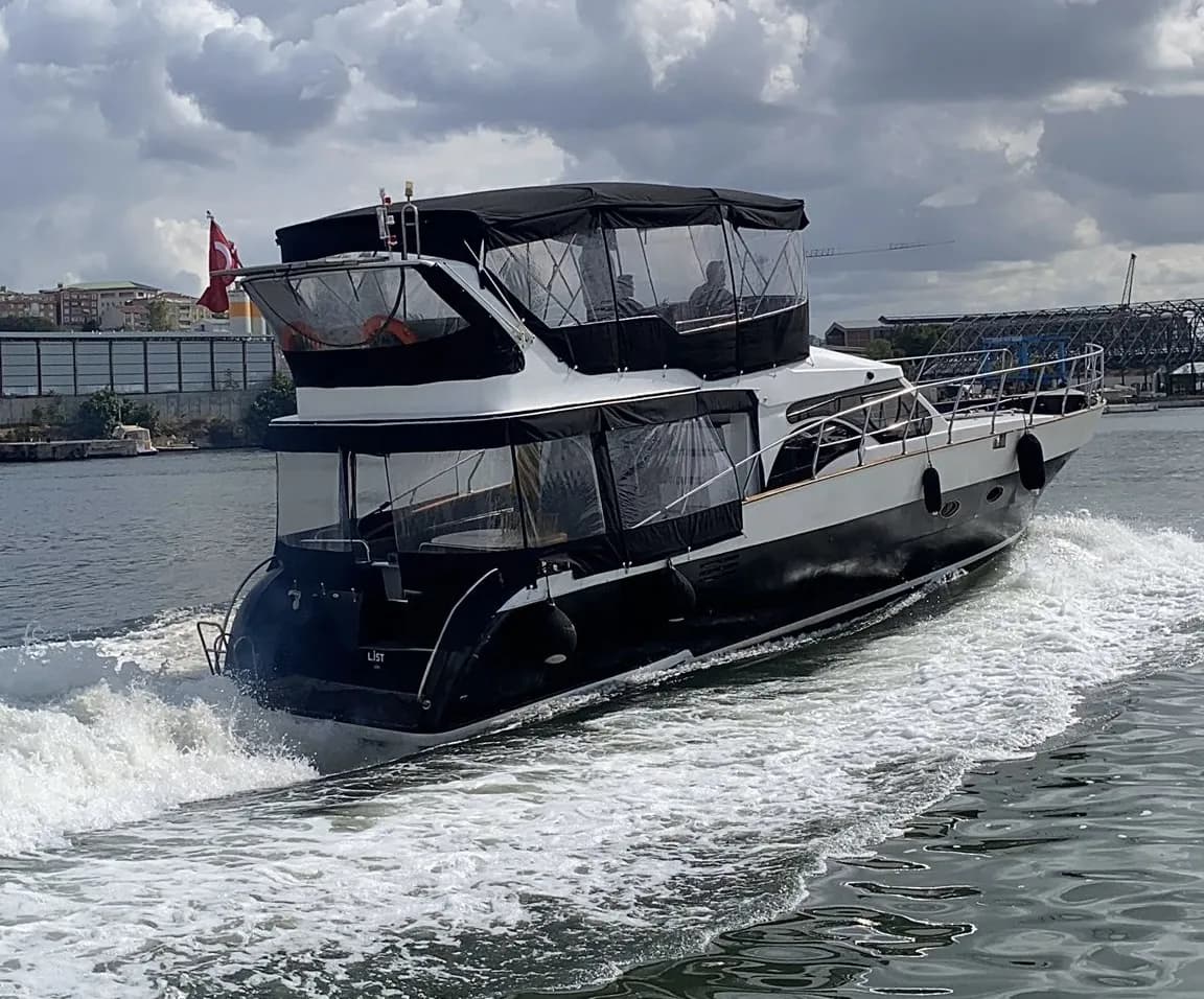 15 Meters - Your Private Yacht on the Bosphorus