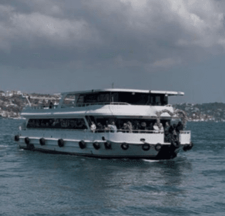 138-Person Private Party Boat Rental | Departure from Eminönü