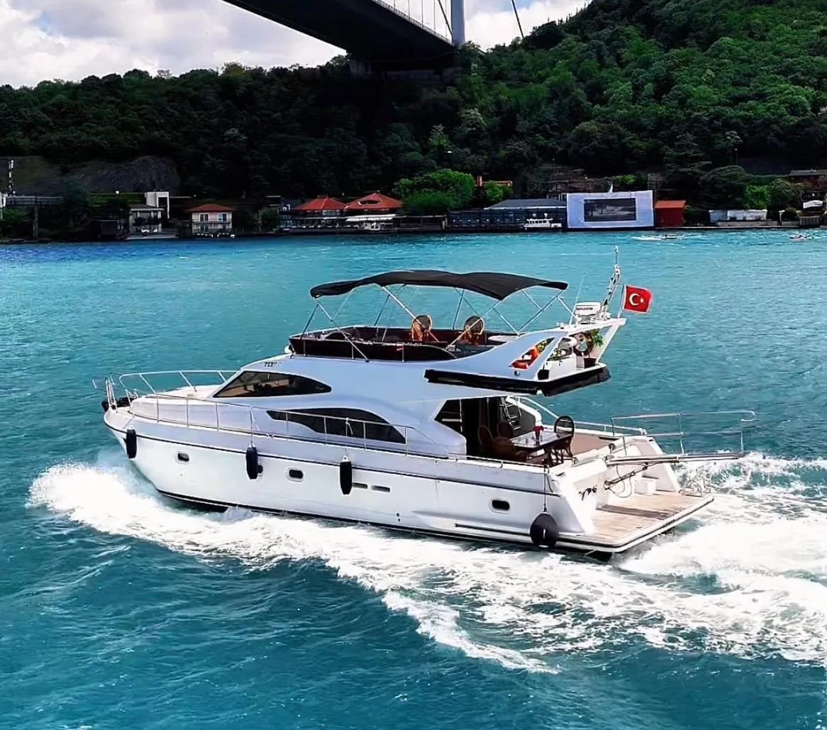 Luxury and Comfortable Private Yacht Charter Experience