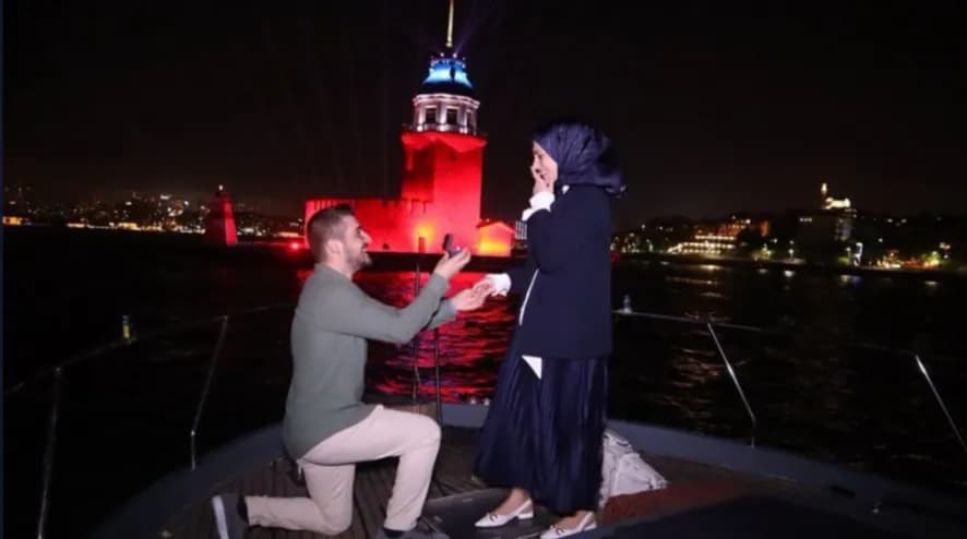 Bosphorus Tour with an 18m Motor Yacht – Capacity for 11 People