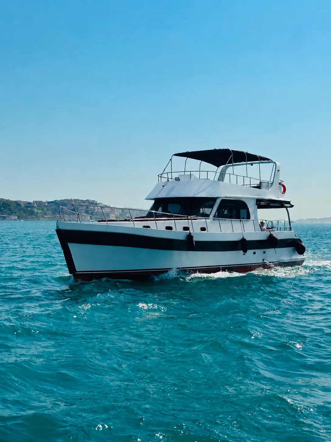 Luxury Custom 16m Motor Yacht for Rent on the Bosphorus