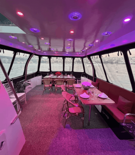 Comfortable Yacht Rental for 25 People