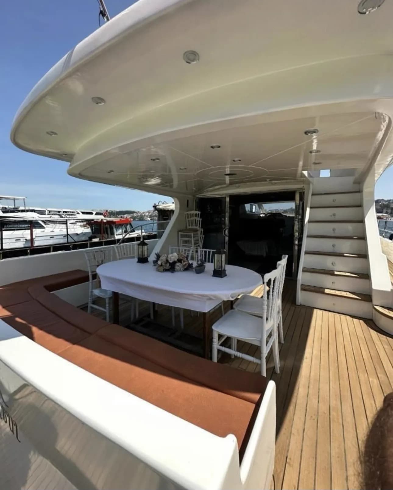Luxury Motor Yacht Rental for 30 People