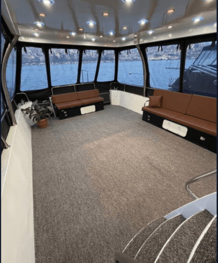 Comfortable Yacht Rental for 25 People