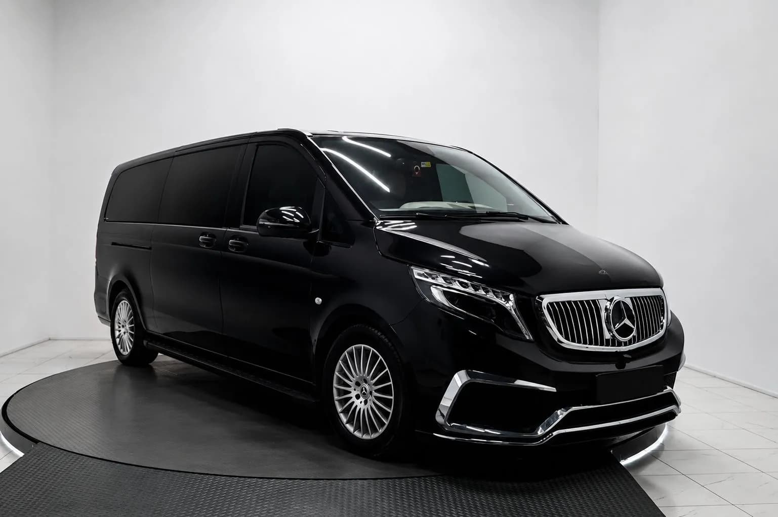 VIP Mercedes Vito Tourer 4+1 | Yıldız Tavanlı Şoförlü Araç İstanbul