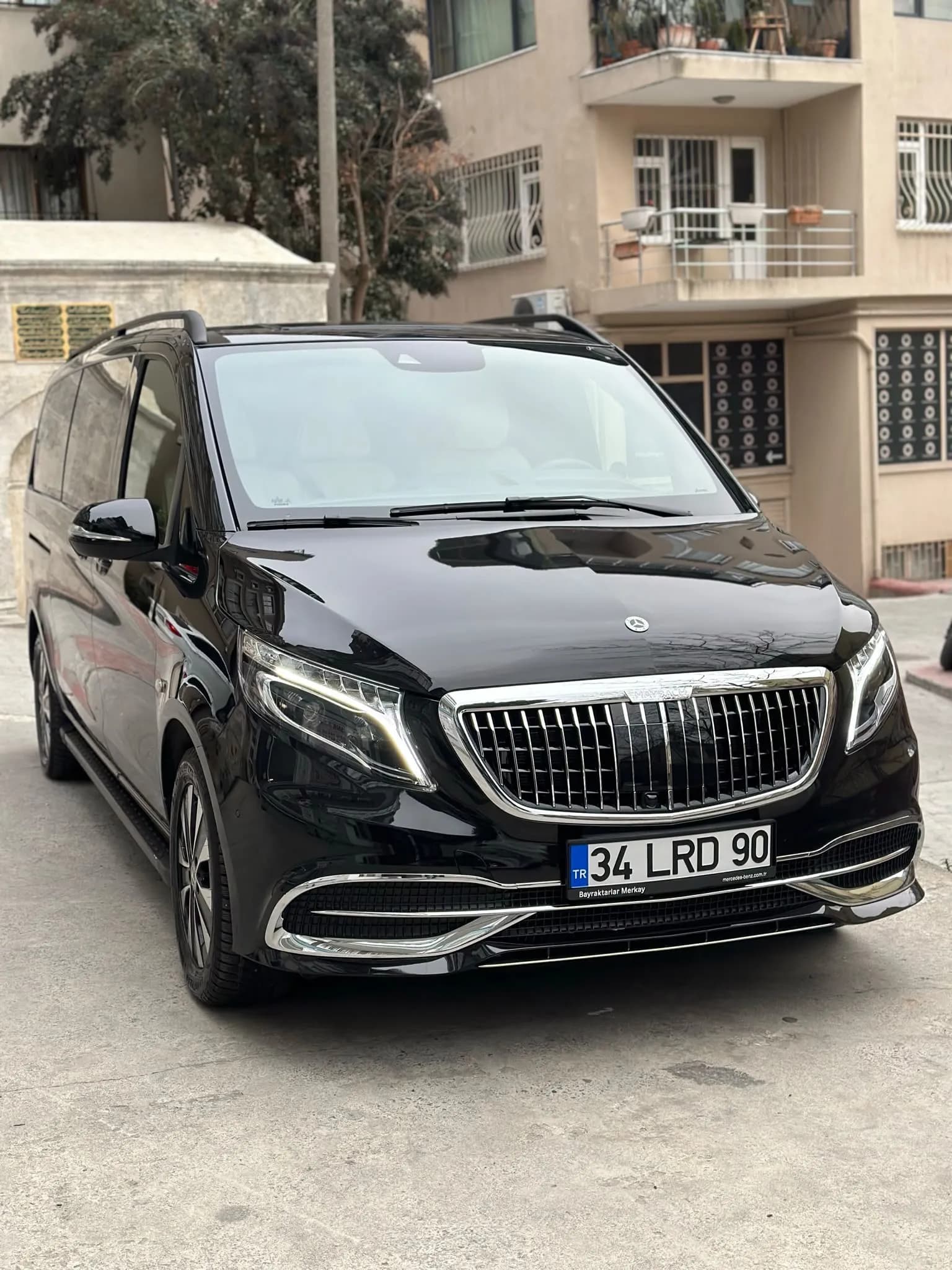 VIP Mercedes Vito 4+1 | Maybach Görünümlü Şoförlü Araç İstanbul