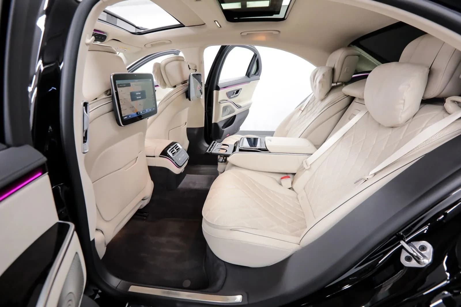 Chauffeur-Driven VIP Executive Car Rental Istanbul | S400 4MATIC