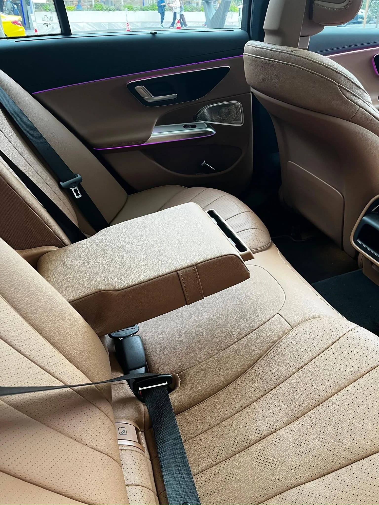 Mercedes-Benz E 180 Exclusive | Chauffeur-Driven VIP Car Rental Istanbul