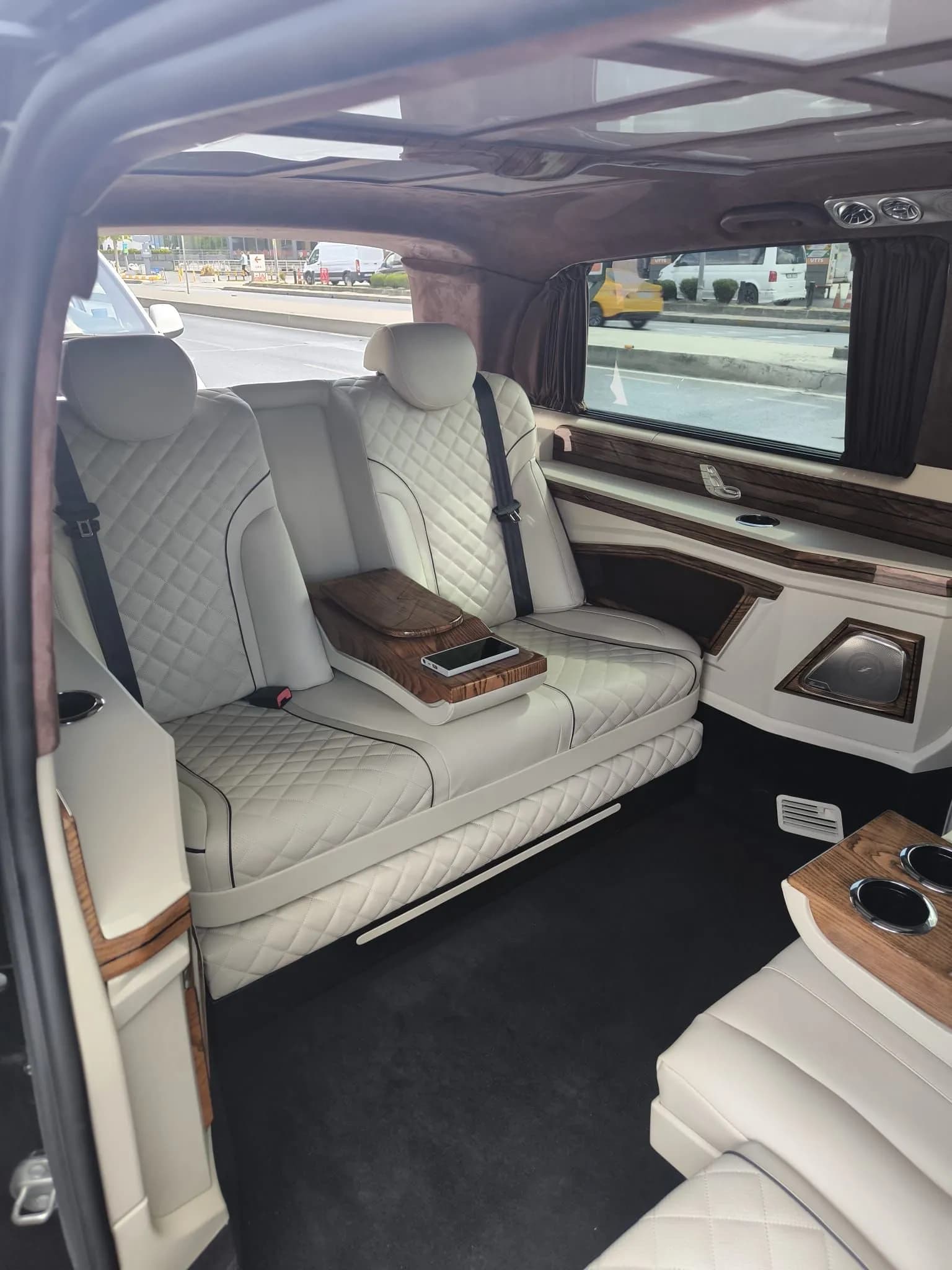 VIP Mercedes Vito 5+1