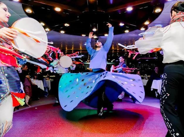 İstanbul: Turkish Night Entertainment and Dinner on the Bosphorus