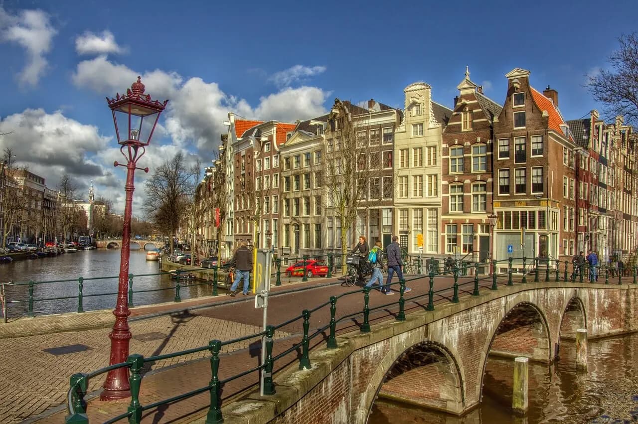 8 Gün Benelüks Paris Almanya Turu – Yılbaşı Özel, SunExpress ile