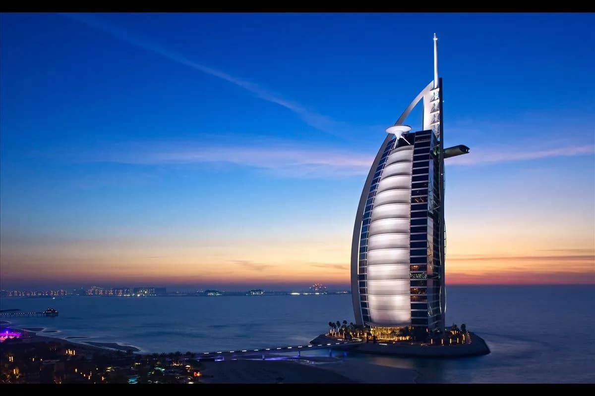 Dubai ve Abu Dhabi Tarkan Konseri Turu THY ile Golden Circle Kategorisi / 3 Gece Otel Konaklamalı / İstanbul Çıkışlı