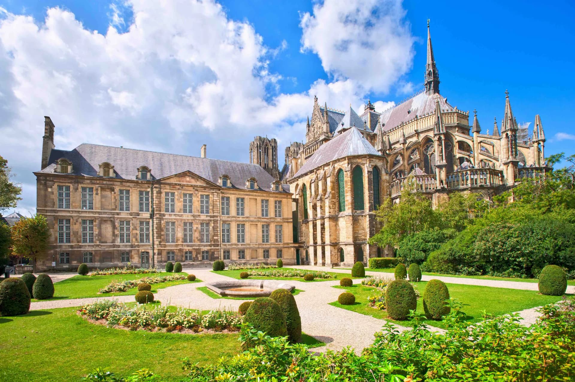 8 Günlük Benelüks Paris Köln Alsace İsviçre Turu, Uçak ile