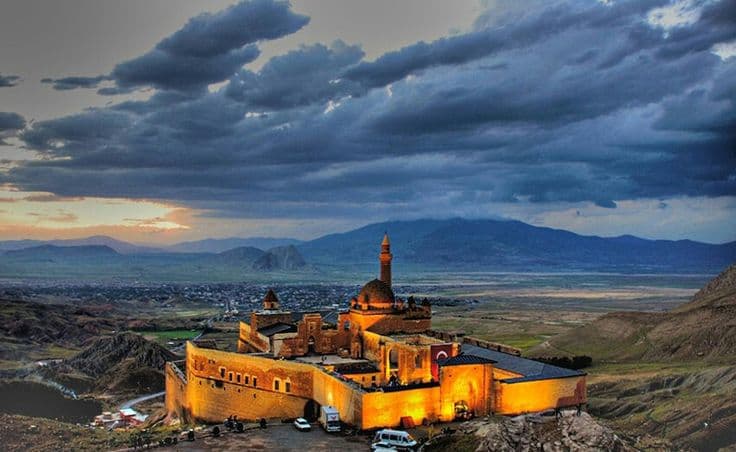 Eastern Tour by Train: 6 Nights 7 Days