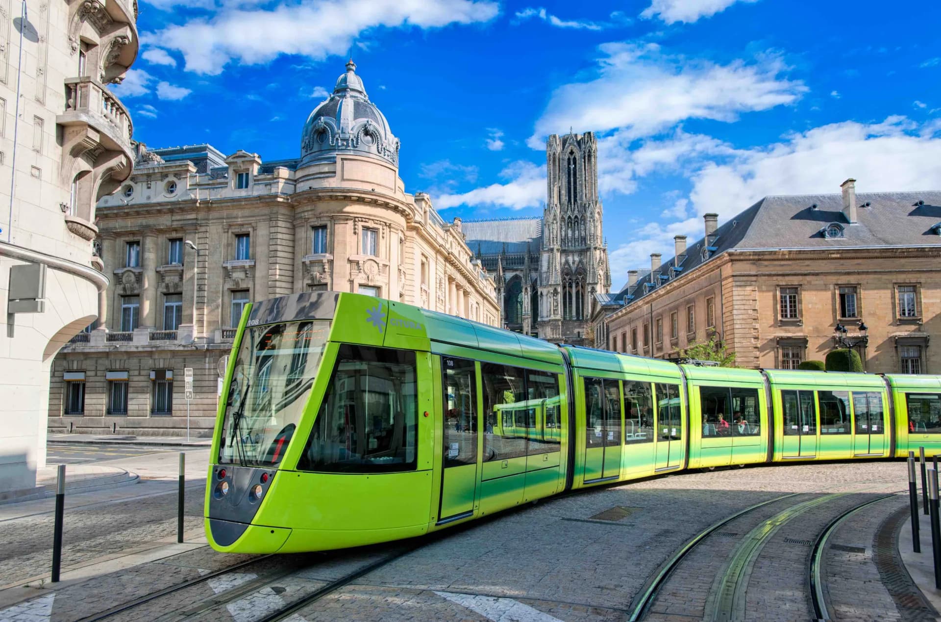 8 Günlük Benelüks Paris Köln Alsace İsviçre Turu, Uçak ile
