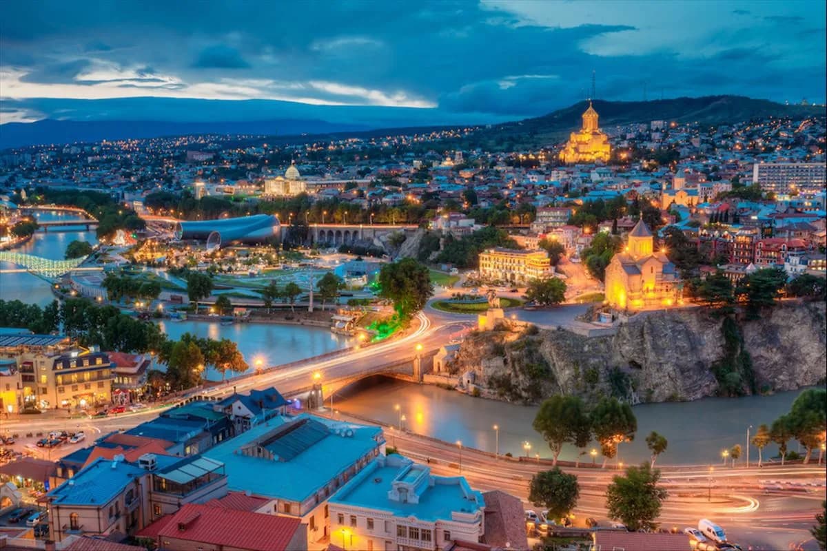 4 Günlük Tiflis Turu, Vizesiz ve Uçaklı