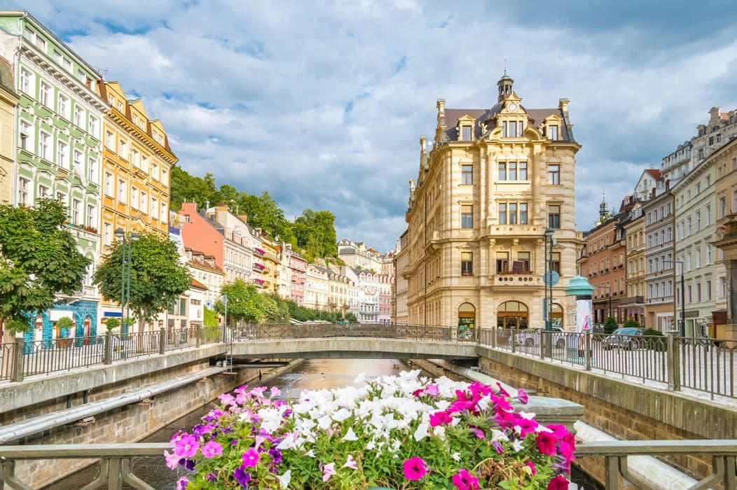 Berlin ve Alpler Trenli Hallstatt Bir Orta Avrupa Masalı Turu Wizz Air ile Kasım Ara Tatil Özel / 7 Gece Otel Konaklamalı / İstanbul Çıkışlı